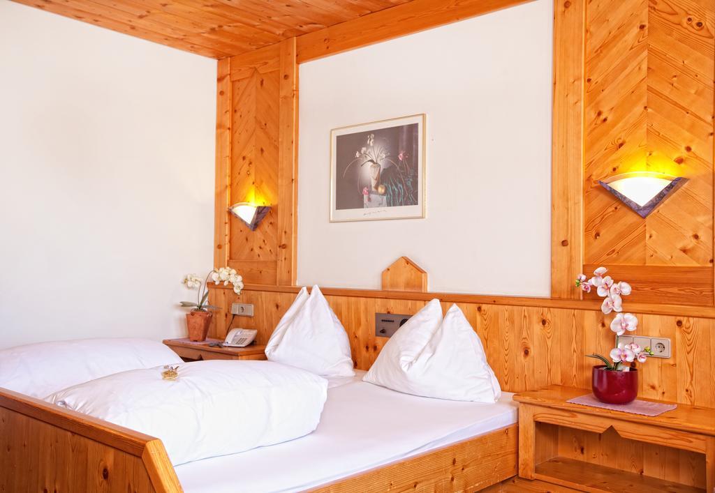 Appartementhaus Zum Holzknecht Am See ノイシュティフト・イム・シュトゥーバイタール エクステリア 写真