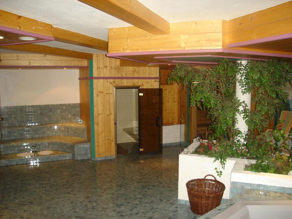 Appartementhaus Zum Holzknecht Am See ノイシュティフト・イム・シュトゥーバイタール エクステリア 写真