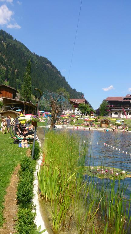 Appartementhaus Zum Holzknecht Am See ノイシュティフト・イム・シュトゥーバイタール エクステリア 写真
