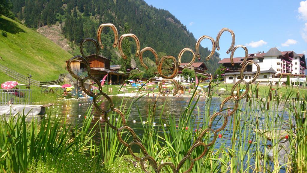Appartementhaus Zum Holzknecht Am See ノイシュティフト・イム・シュトゥーバイタール エクステリア 写真